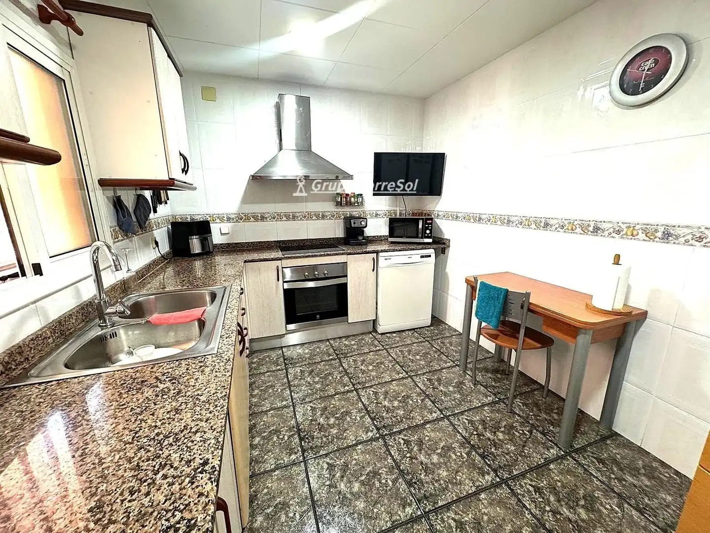 Kitchen of Houses for sale in La Bisbal del Penedès  with Air Conditioner, Heating and Terrace