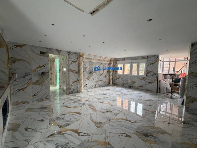 Piso en Venta en Calle CULLERA en Lucero