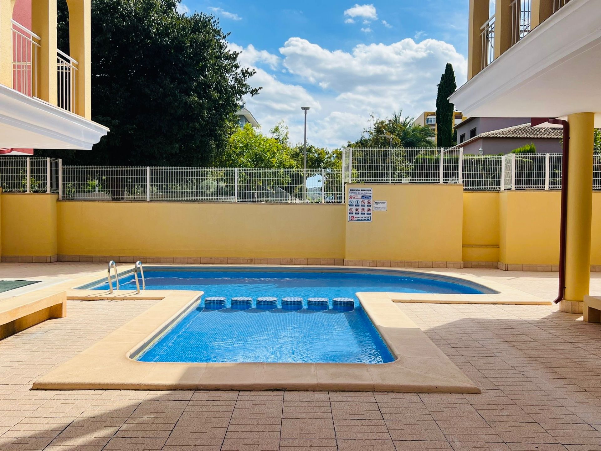 Swimming pool of Flat for sale in Pedreguer  with Air Conditioner, Heating and Terrace
