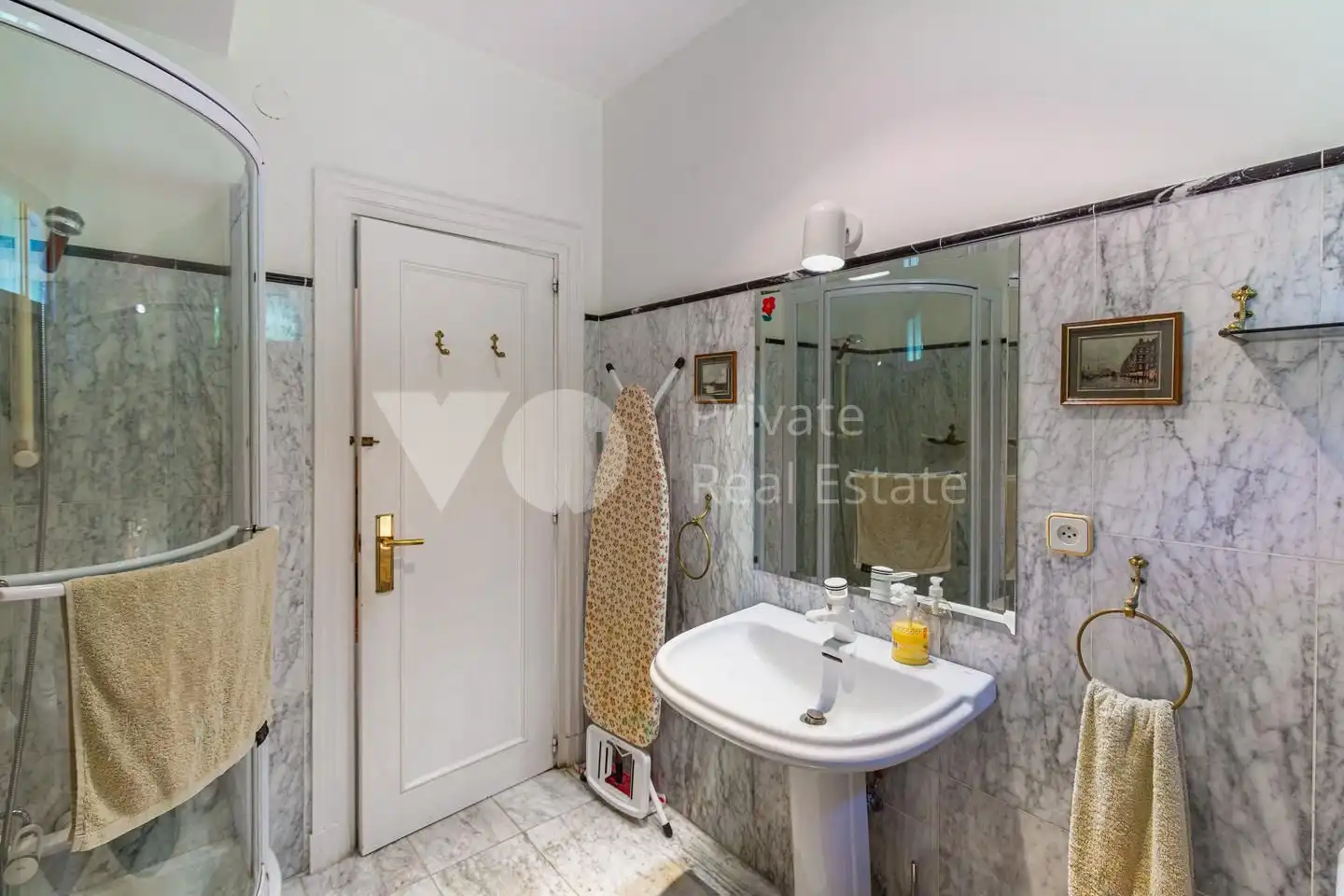 Bathroom of Houses for sale in Majadahonda  with Air Conditioner, Heating and Private garden