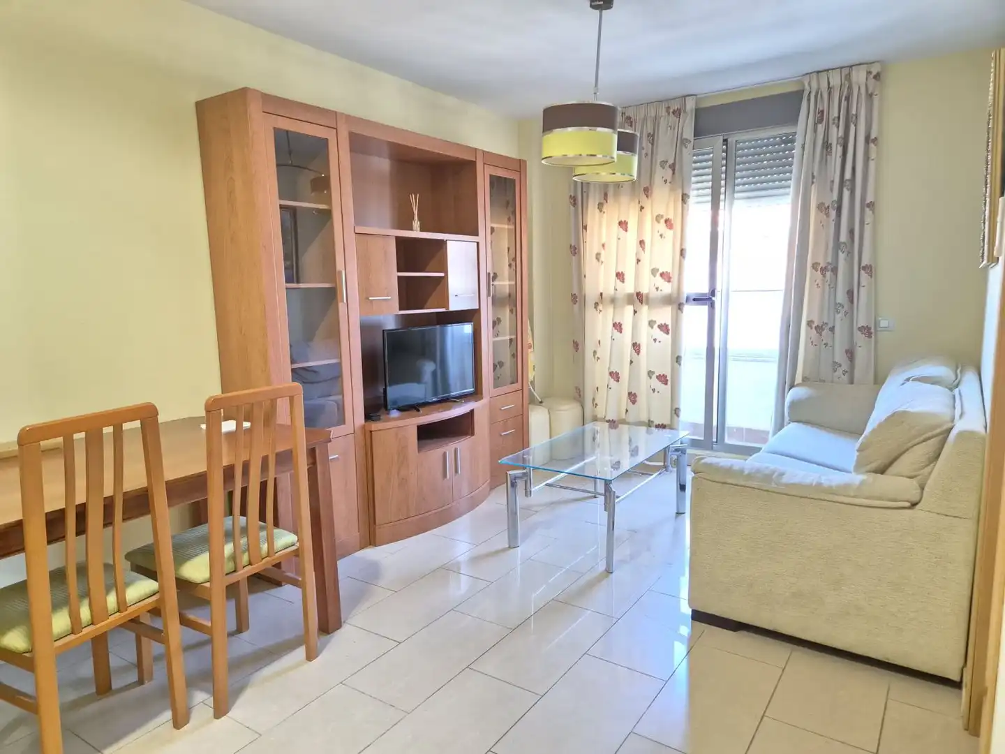 Wohnzimmer von Wohnungen zur Miete in Badajoz mit Klimaanlage, Heizung und Möbliert