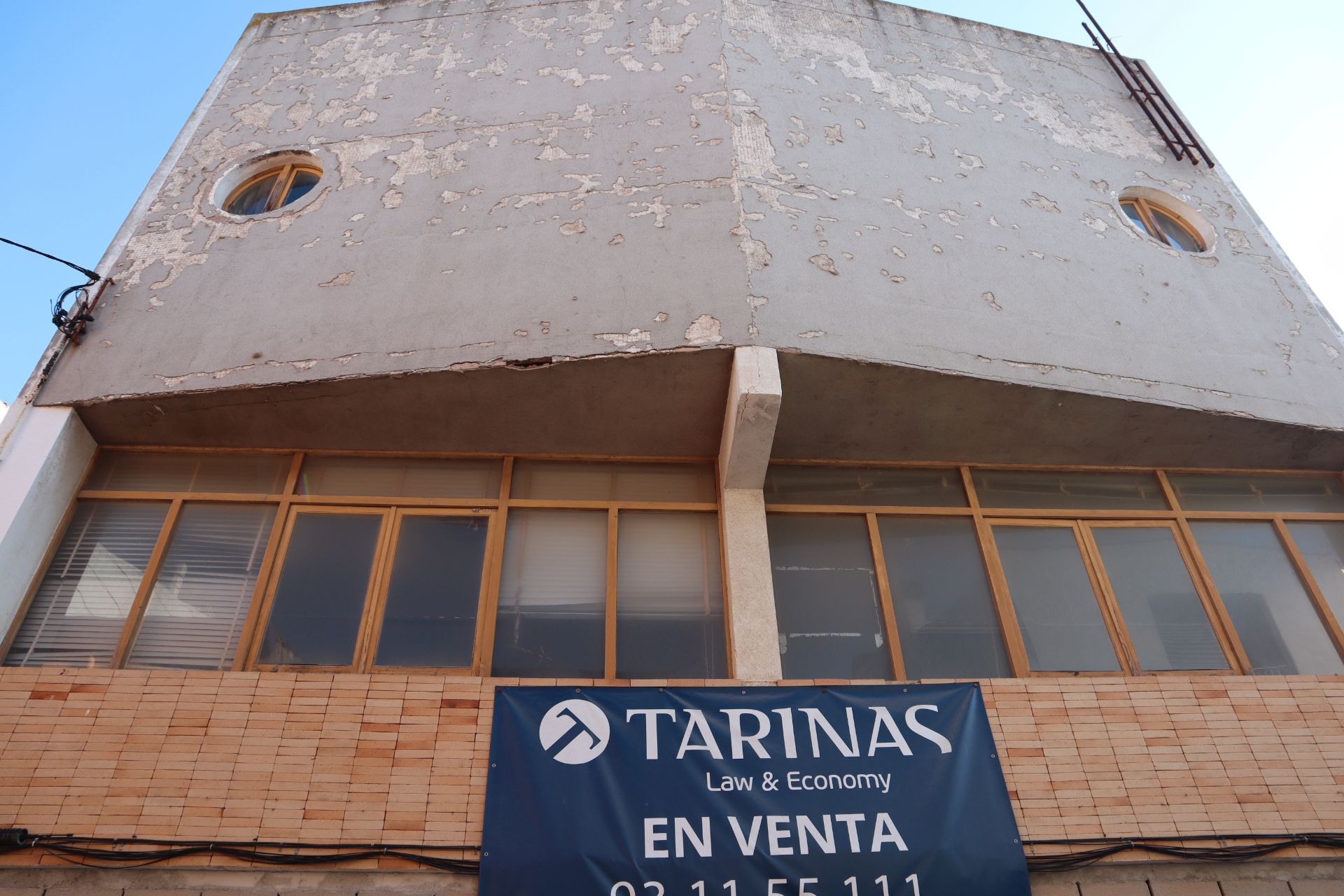 Vista exterior de Edifici en venda en Calella