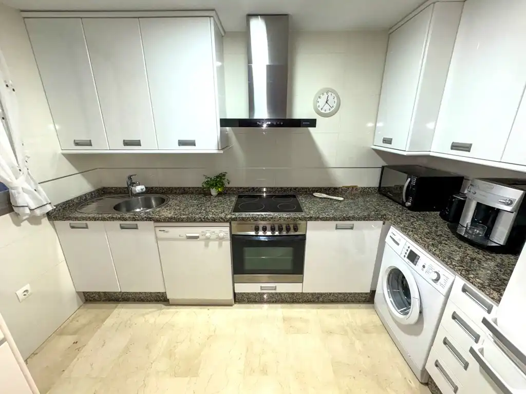 Cuina de Apartament en venda en Dénia amb Aire condicionat, Jardí privat i Terrassa