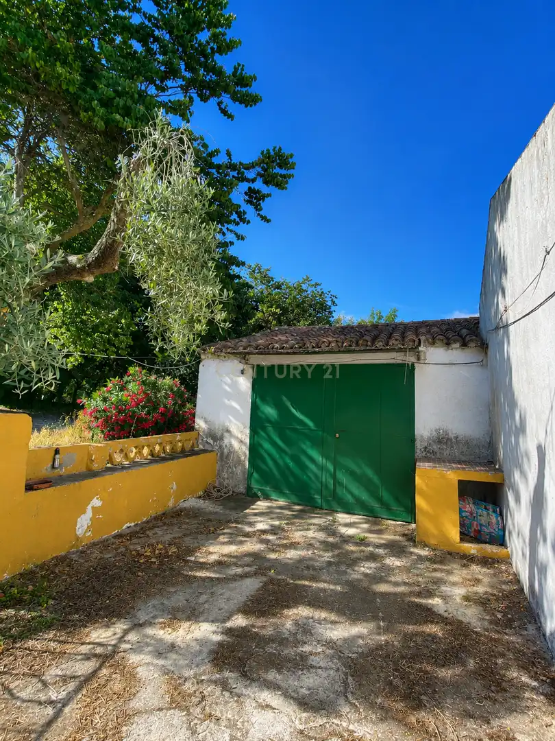 Vista exterior de Edificio en venta en Valencia de Alcántara