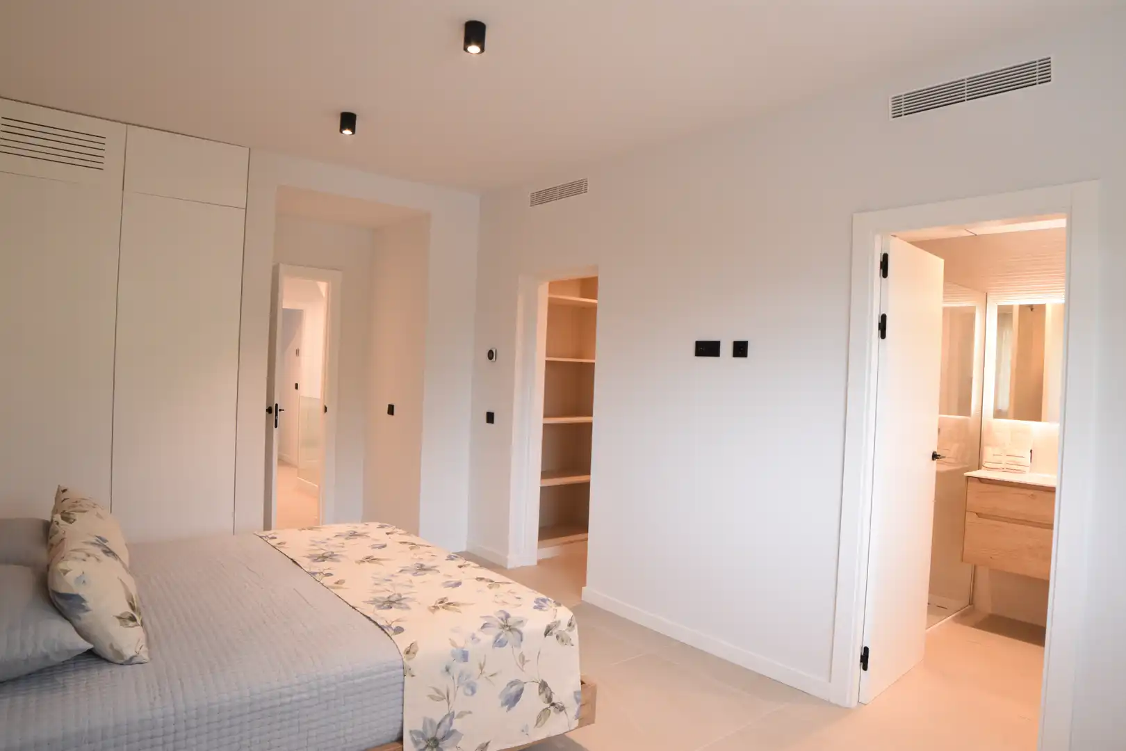 Habitación de Casa o chalet en venta en Ciutadella de Menorca con Aire acondicionado, Jardín privado y Terraza