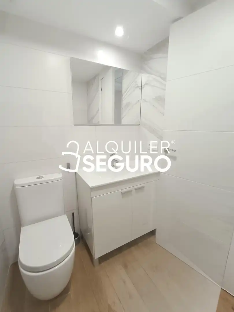 Baño de Piso de alquiler en Aranjuez con Aire acondicionado, Calefacción y Terraza