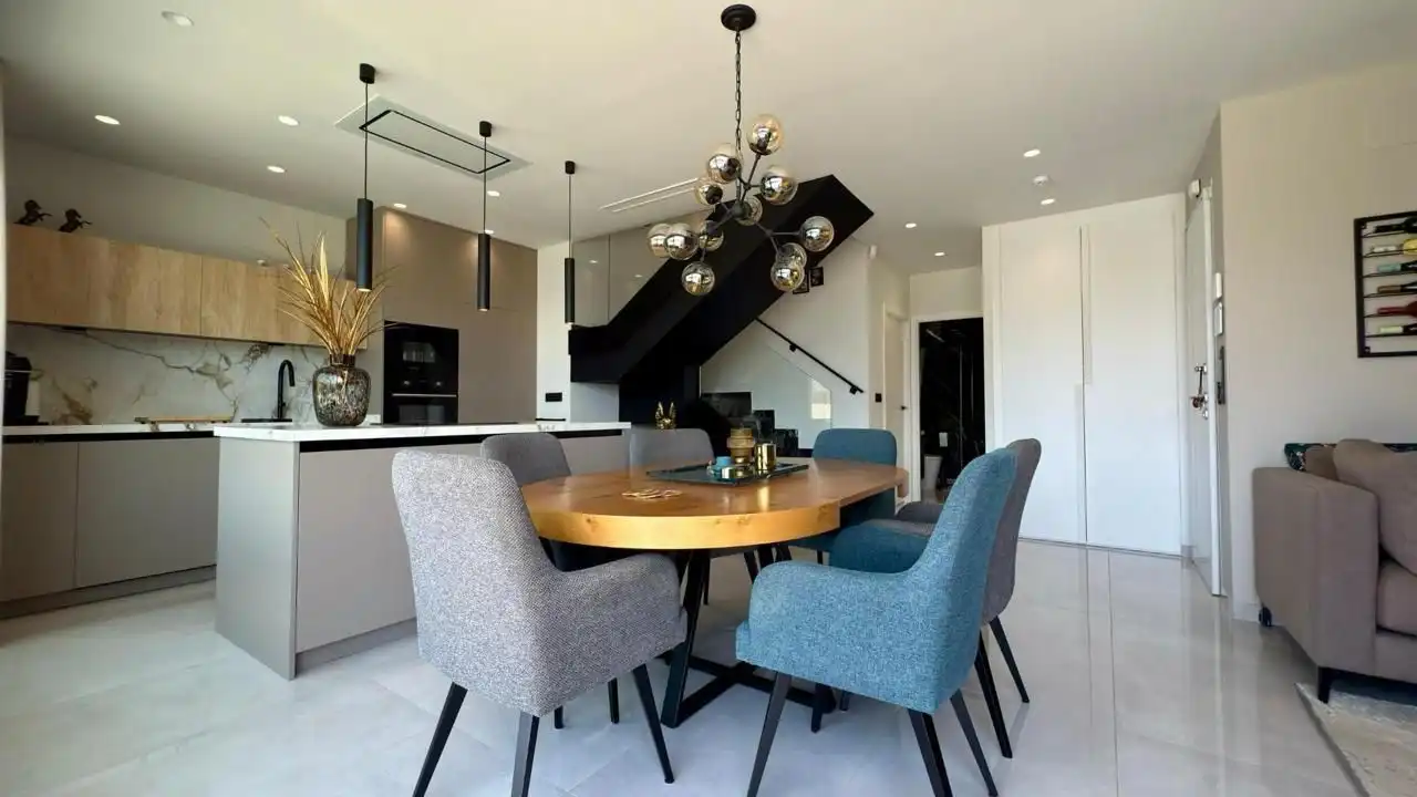 Comedor de Casa o chalet de alquiler en Finestrat con Aire acondicionado, Calefacción y Jardín privado