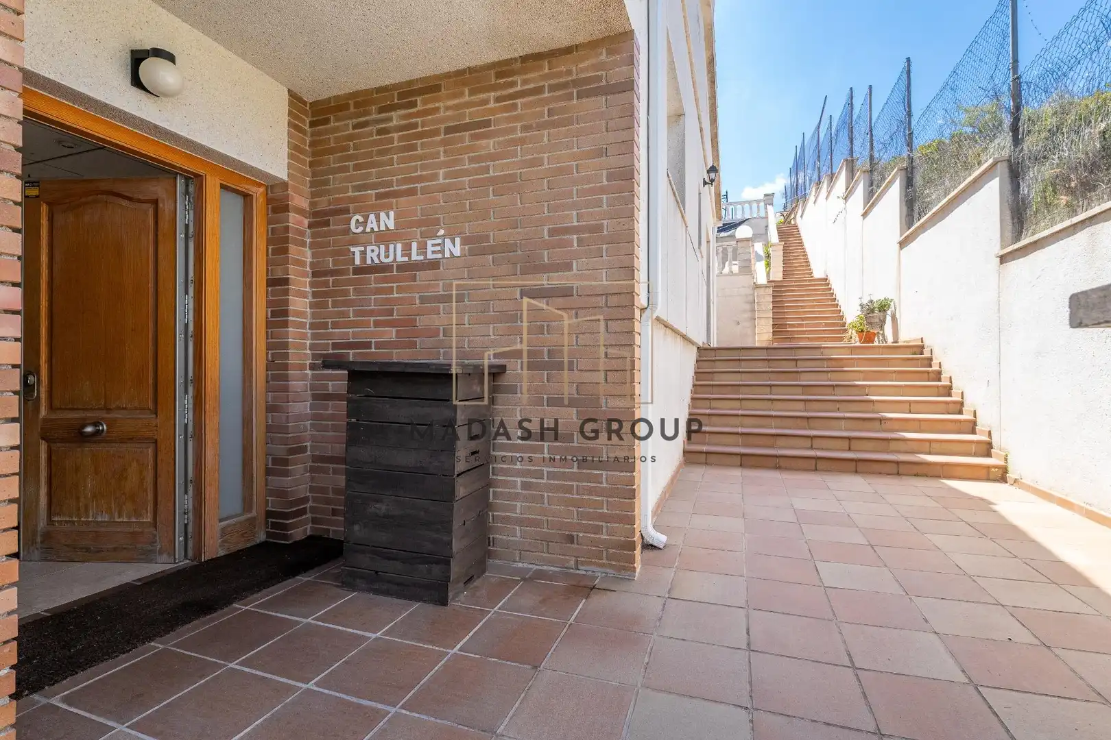 Vista exterior de Casa o xalet en venda en Calafell amb Aire condicionat, Calefacció i Jardí privat