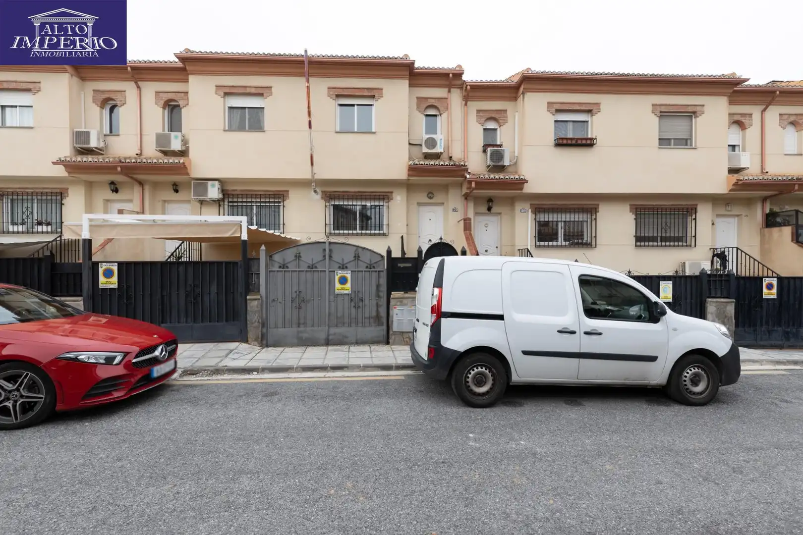 Casa adosada en venta en MARTE, 21, Ogíjares