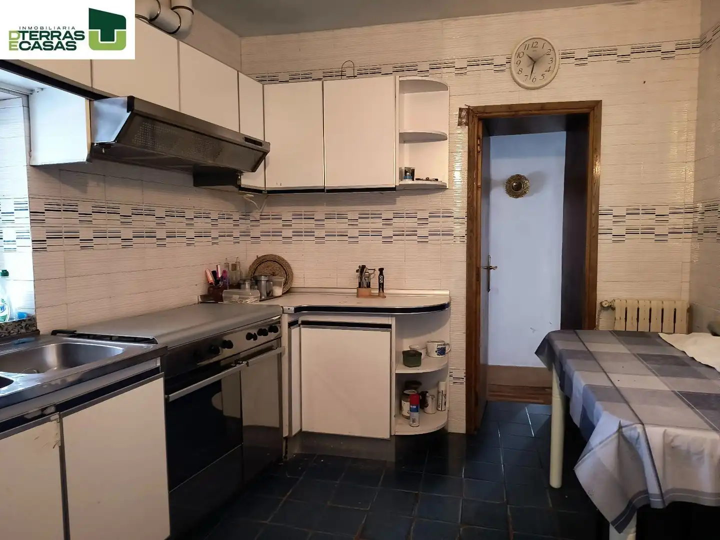 Cuina de Casa o xalet en venda en Pontevedra Capital  amb Terrassa, Traster i Moblat
