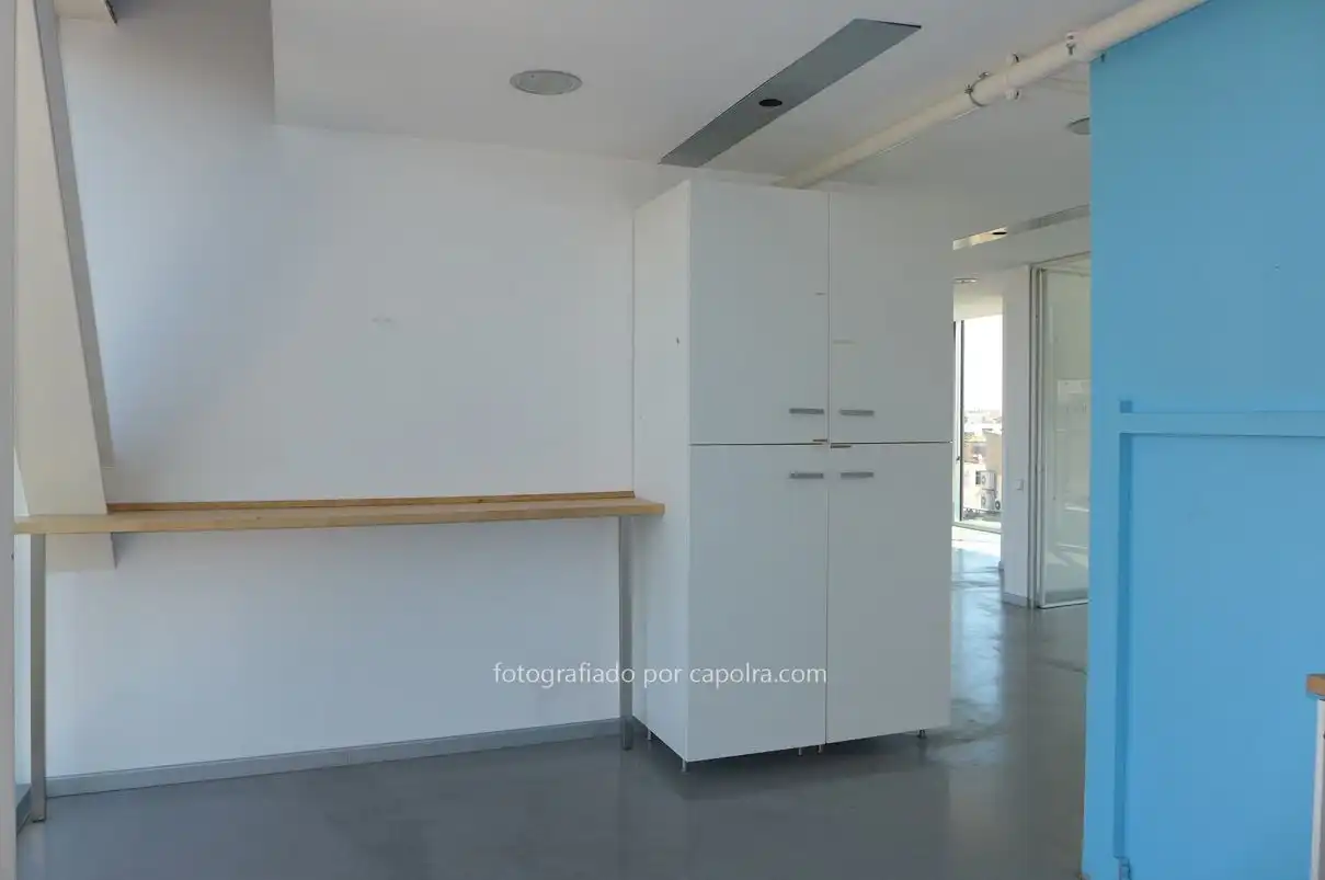 Cocina de Oficina de alquiler en Barcelona con Aire acondicionado y Calefacción