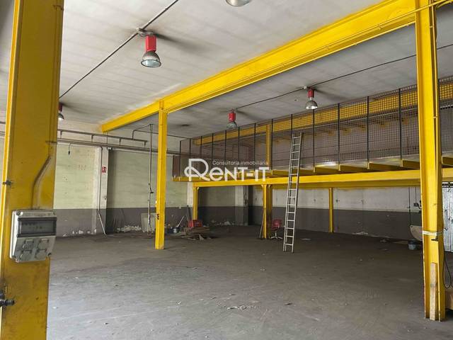Nave industrial en Venta en Ferrocarril en Vilamarina
