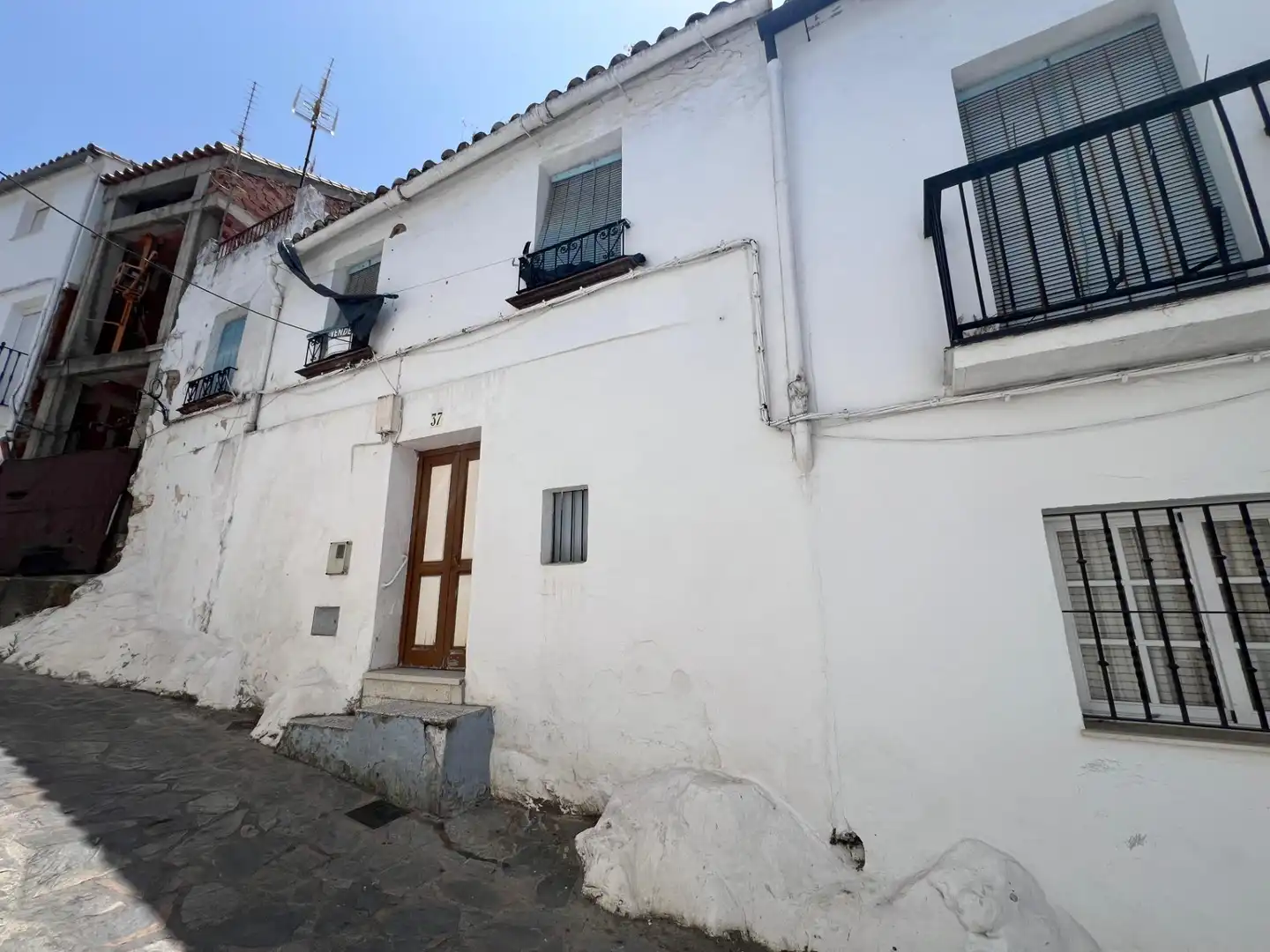 Vista exterior de Casa o xalet en venda en Ubrique amb Traster i Balcó