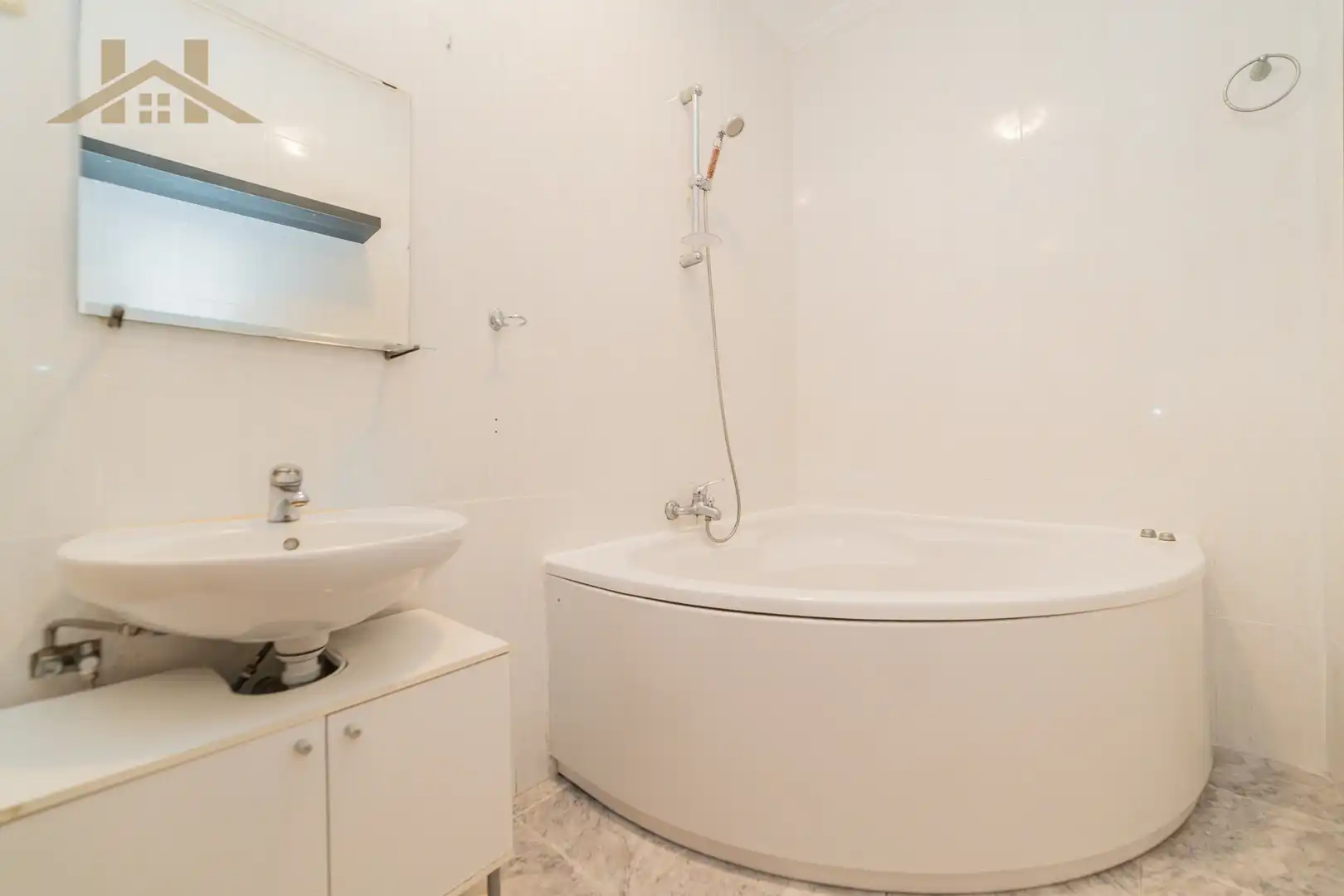 Bathroom of Ground floor for sale in Valdemoro  with Heating, Furnished and Oven