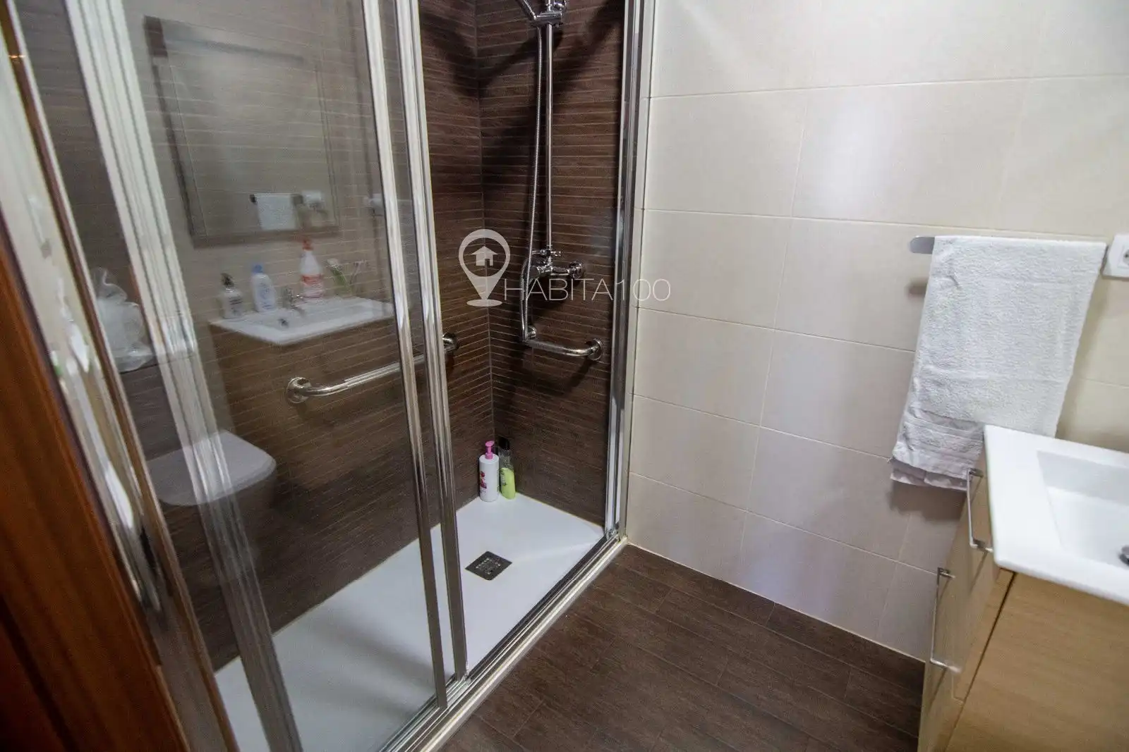 Bany de Pis en venda en Cuenca amb Calefacció, Parquet i Terrassa