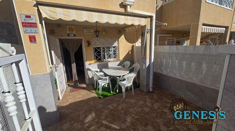 Foto 3 de Casa adosada en venta en Calle Pablo Mercader Torregrosa, 94, Parque Acuático - Sector 25, Torrevieja