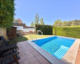 Swimming pool of House or chalet for sale in Sant Cugat del Vallès  with Air Conditioner, Heating and Private garden