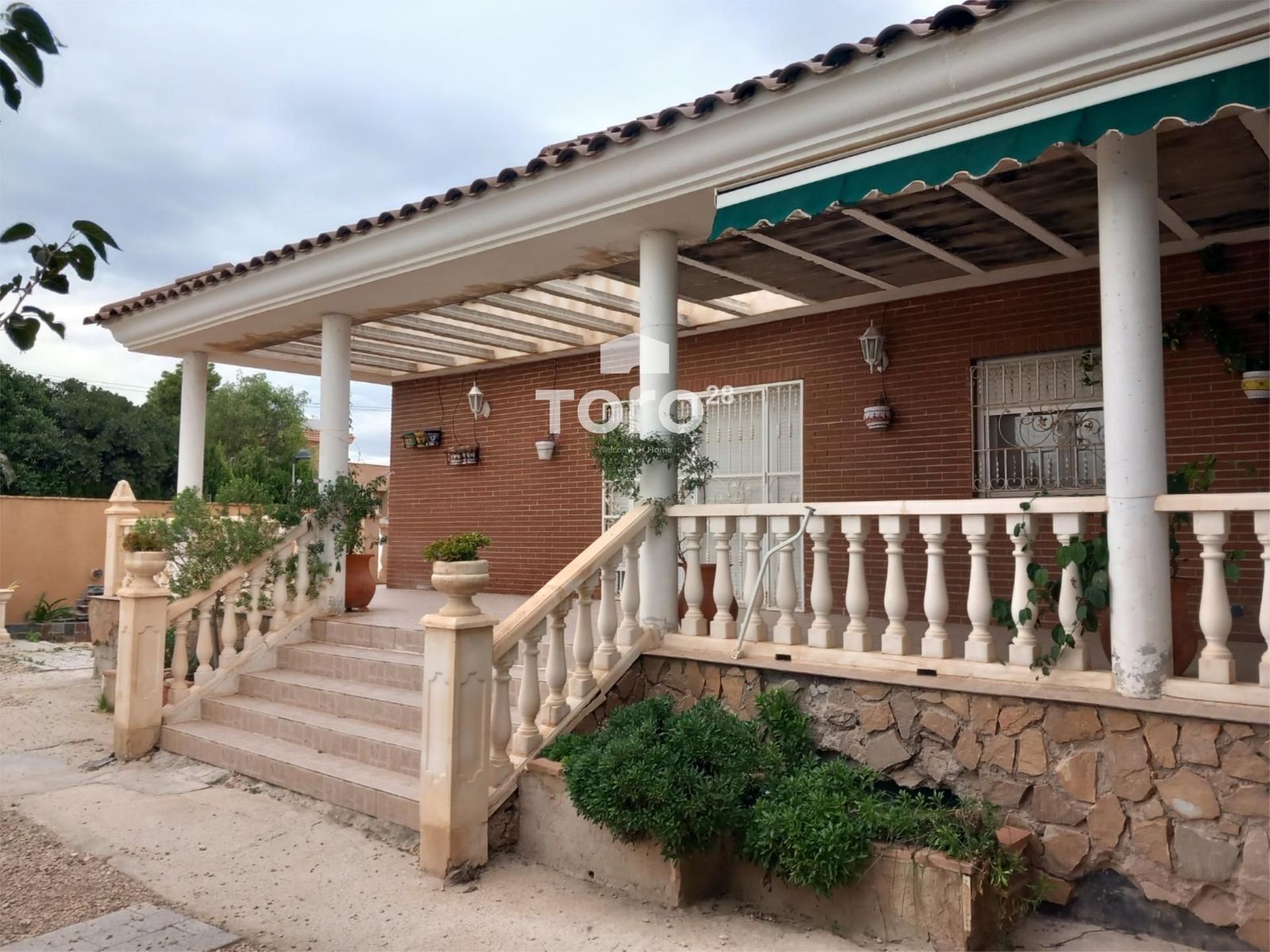 Vista exterior de Casa o xalet en venda en San Vicente del Raspeig / Sant Vicent del Raspeig amb Terrassa, Traster i Forn