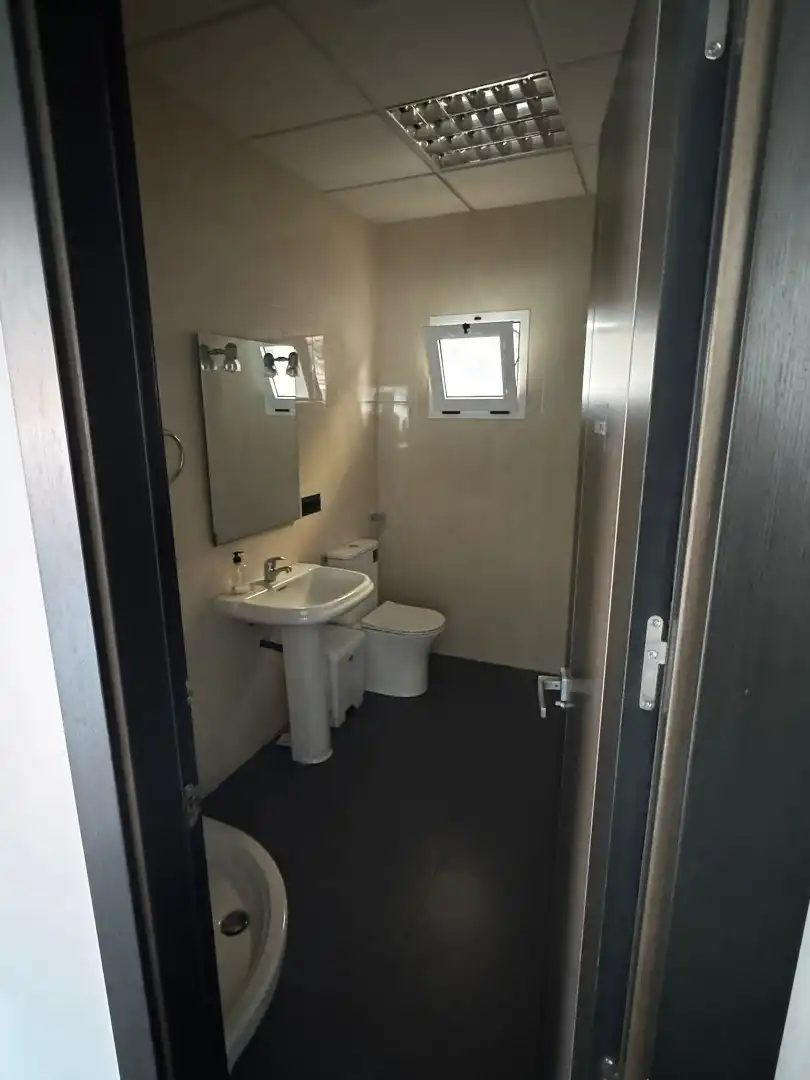 Baño de Nave industrial de alquiler en Castalla
