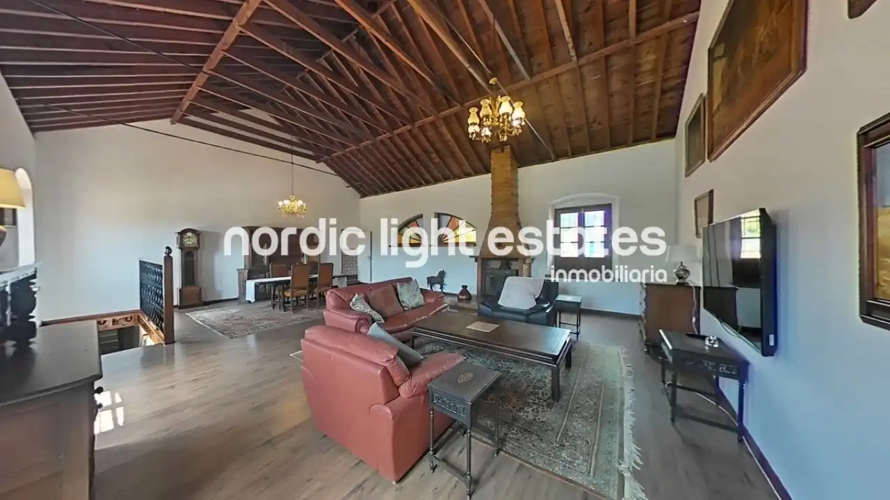 House with pool for sale in Avda Pescia - Ctra de Frigiliana