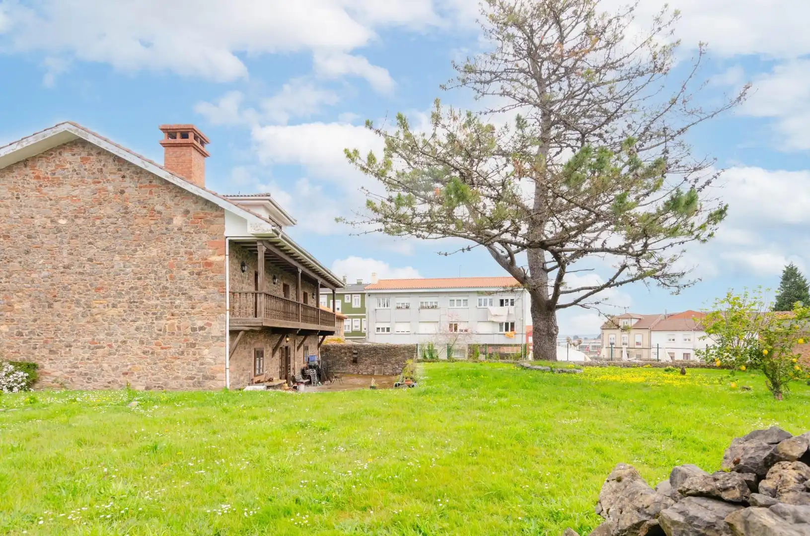Vista exterior de Casa o chalet en venta en Avilés con Calefacción, Jardín privado y Terraza