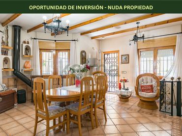 Detached house with balcony for sale in Calle Sol