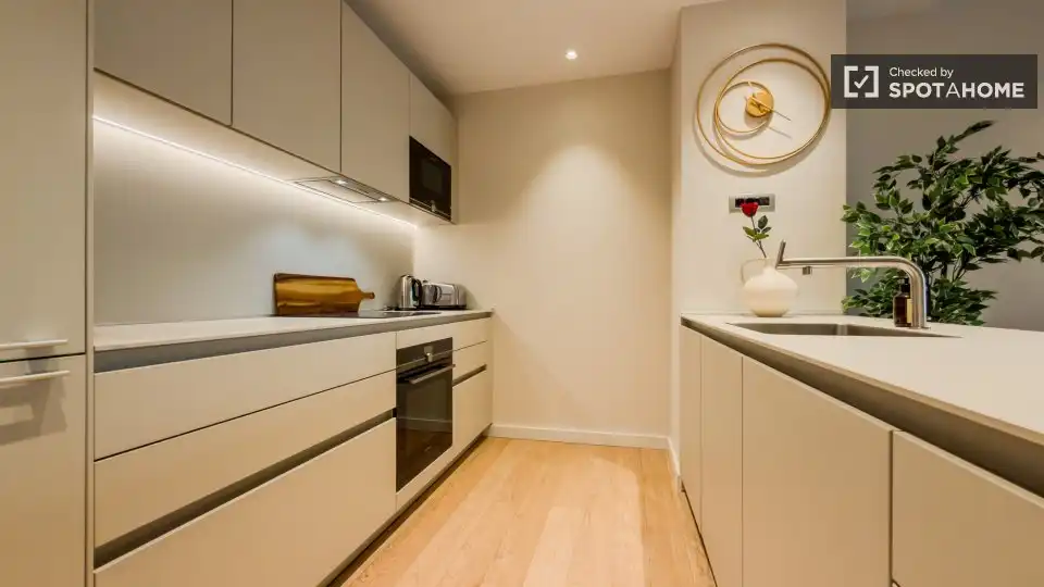 Flat with terrace to rent in Ciutat Vella, imagen 9