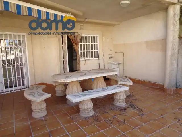 Terrasse von Einfamilien-Reihenhaus zum Verkauf in El Ejido mit Privatgarten, Terrasse und Abstellraum