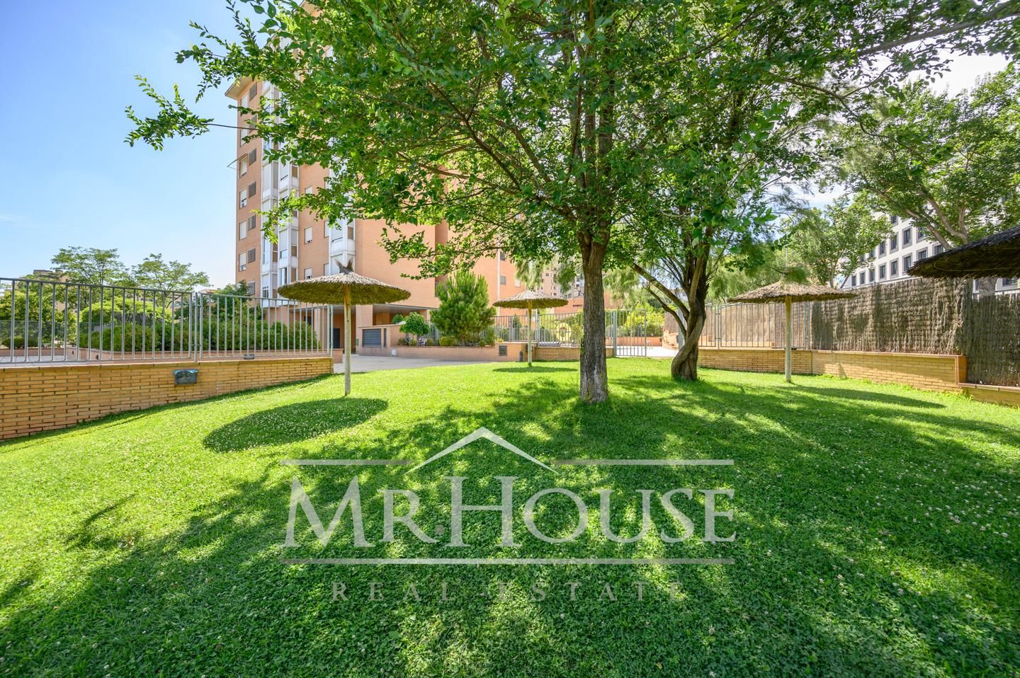 Exterior view of Apartment for sale in  Madrid Capital  with Air Conditioner, Parquet flooring and Storage room