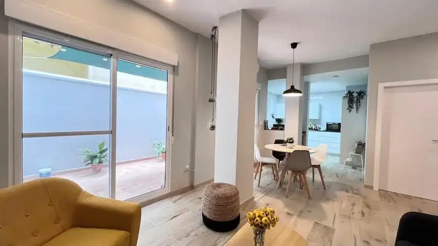 Erdgeschoss zur Miete in Carrer de l'Arquitecte Alfaro, El Grau