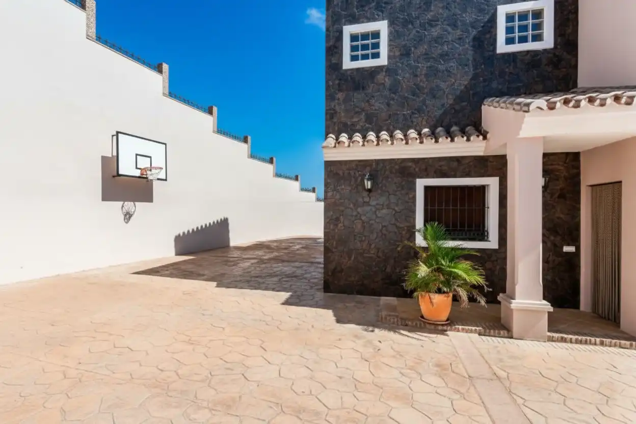 Casa rústica amb terrassa en venda a Altos de Estepona, imagen 12