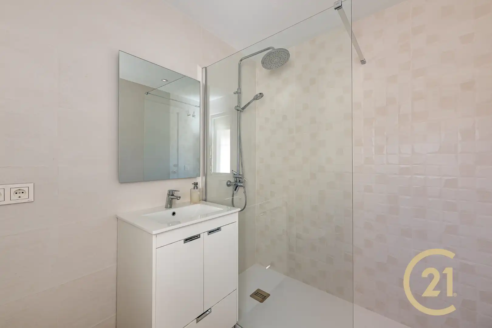 Baño de Ático en venta en Marbella con Aire acondicionado, Terraza y Internet