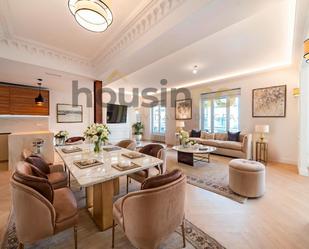 Living room of Flat for sale in  Madrid Capital  with Air Conditioner, Heating and Parquet flooring