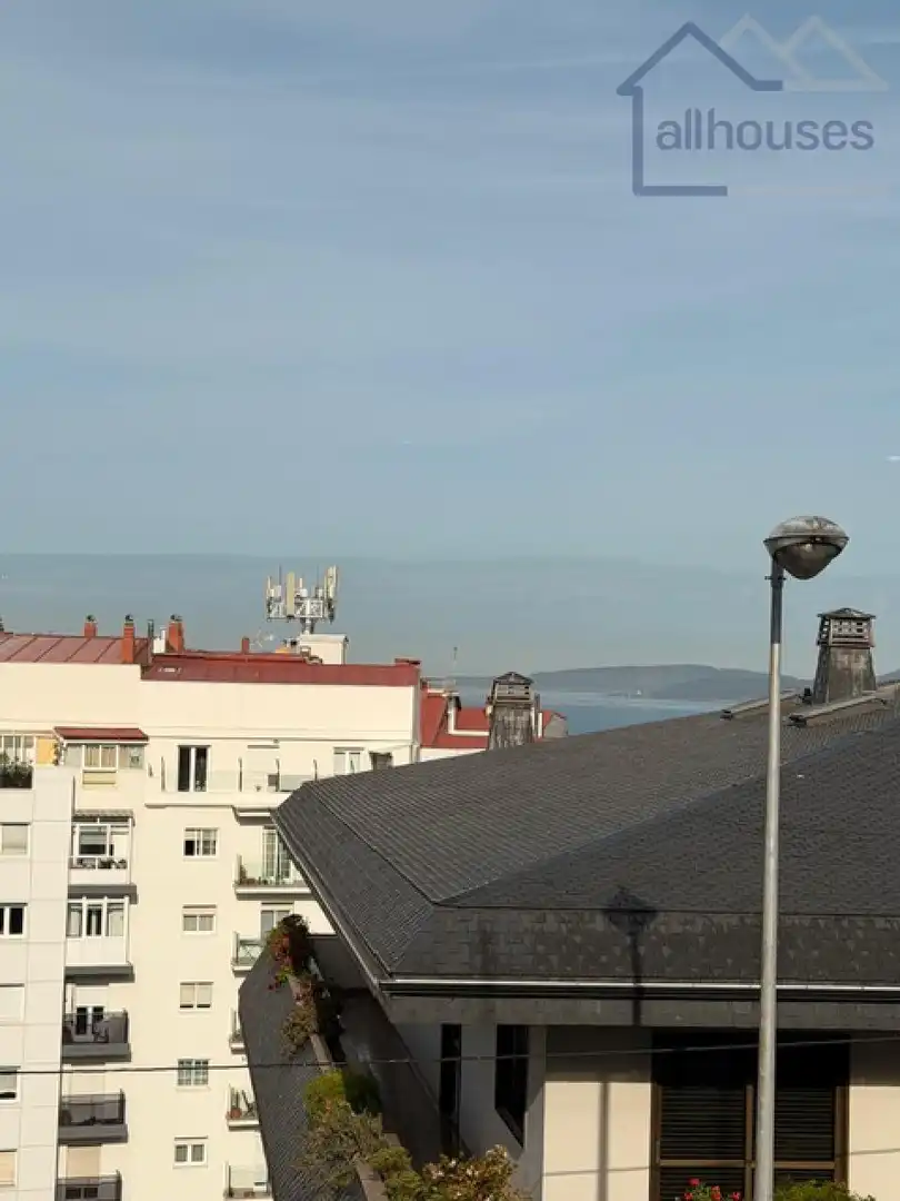 Vista exterior de Loft de alquiler en Vigo  con Calefacción, Trastero y Amueblado