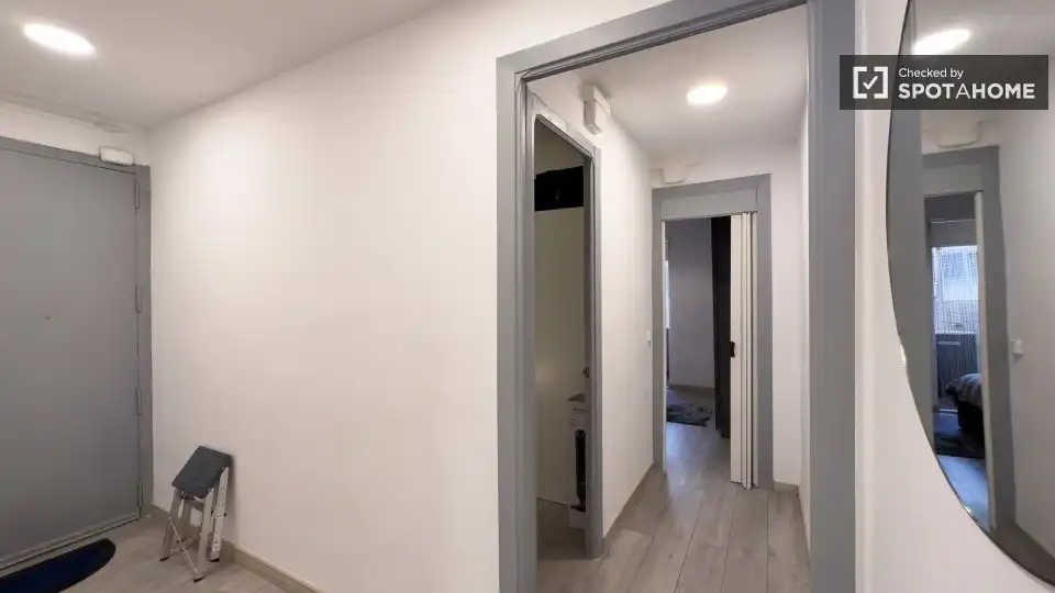 Room in El Baix Guinardó