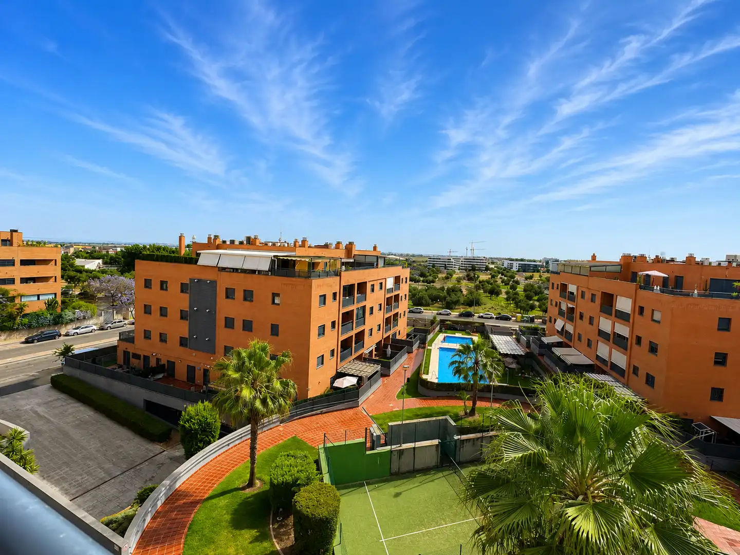 Vista exterior de Àtic en venda en Mairena del Aljarafe amb Aire condicionat, Terrassa i Traster