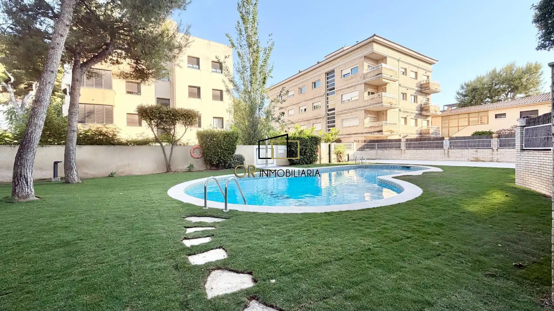 Swimming pool of Flat for sale in Vilanova i la Geltrú  with Heating, Parquet flooring and Terrace