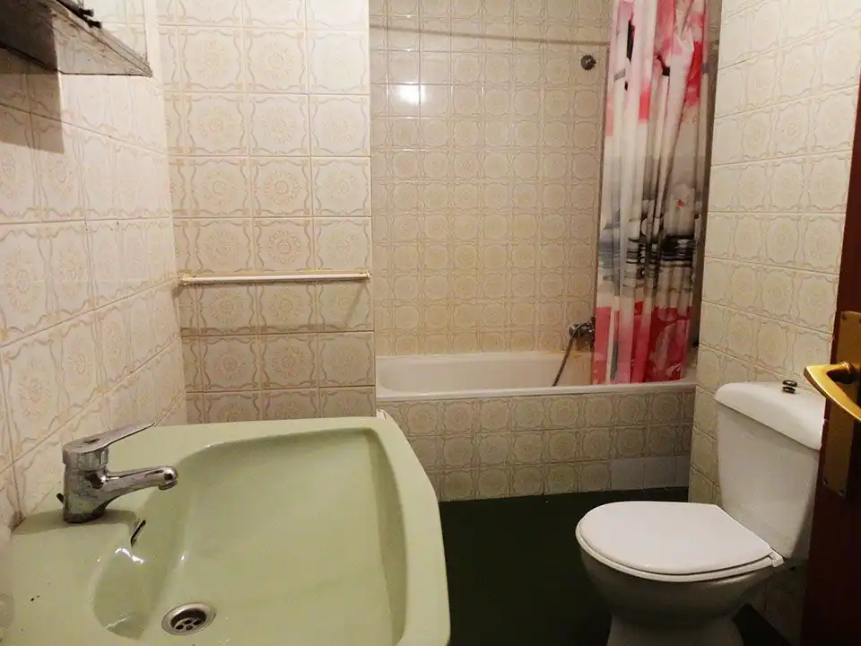 Bathroom of Flat for sale in Salas de los Infantes, Burgos