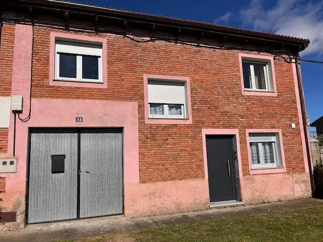 Exterior view of Houses for sale in Villaturiel  with Heating and Private garden