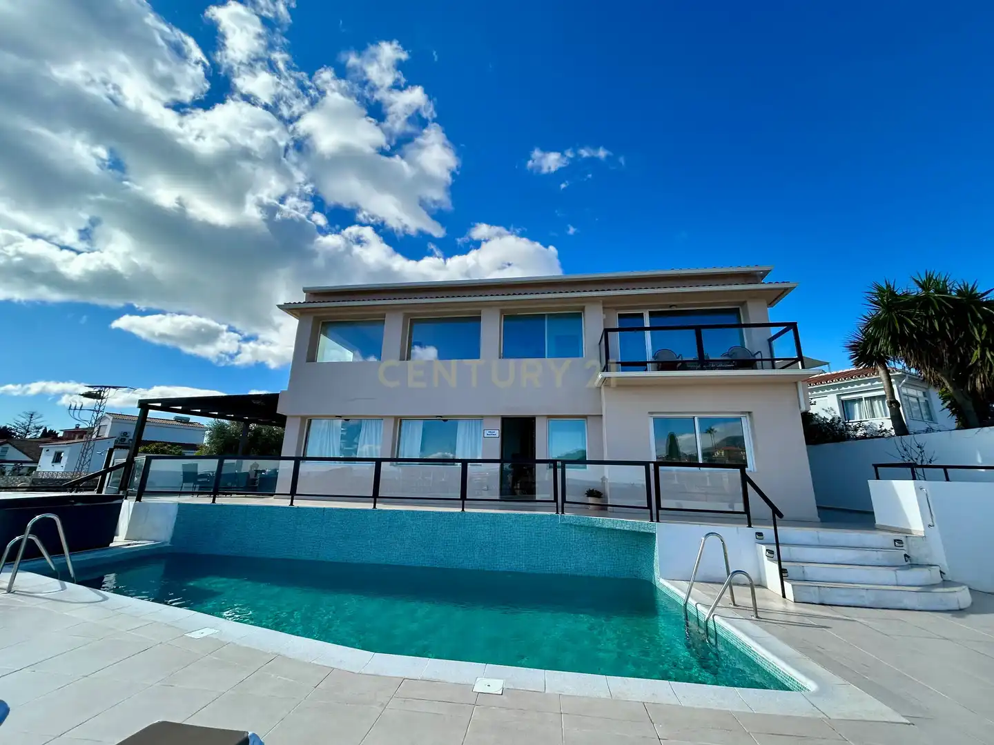 Swimming pool of Houses for sale in Fuengirola  with Jacuzzi and Sauna