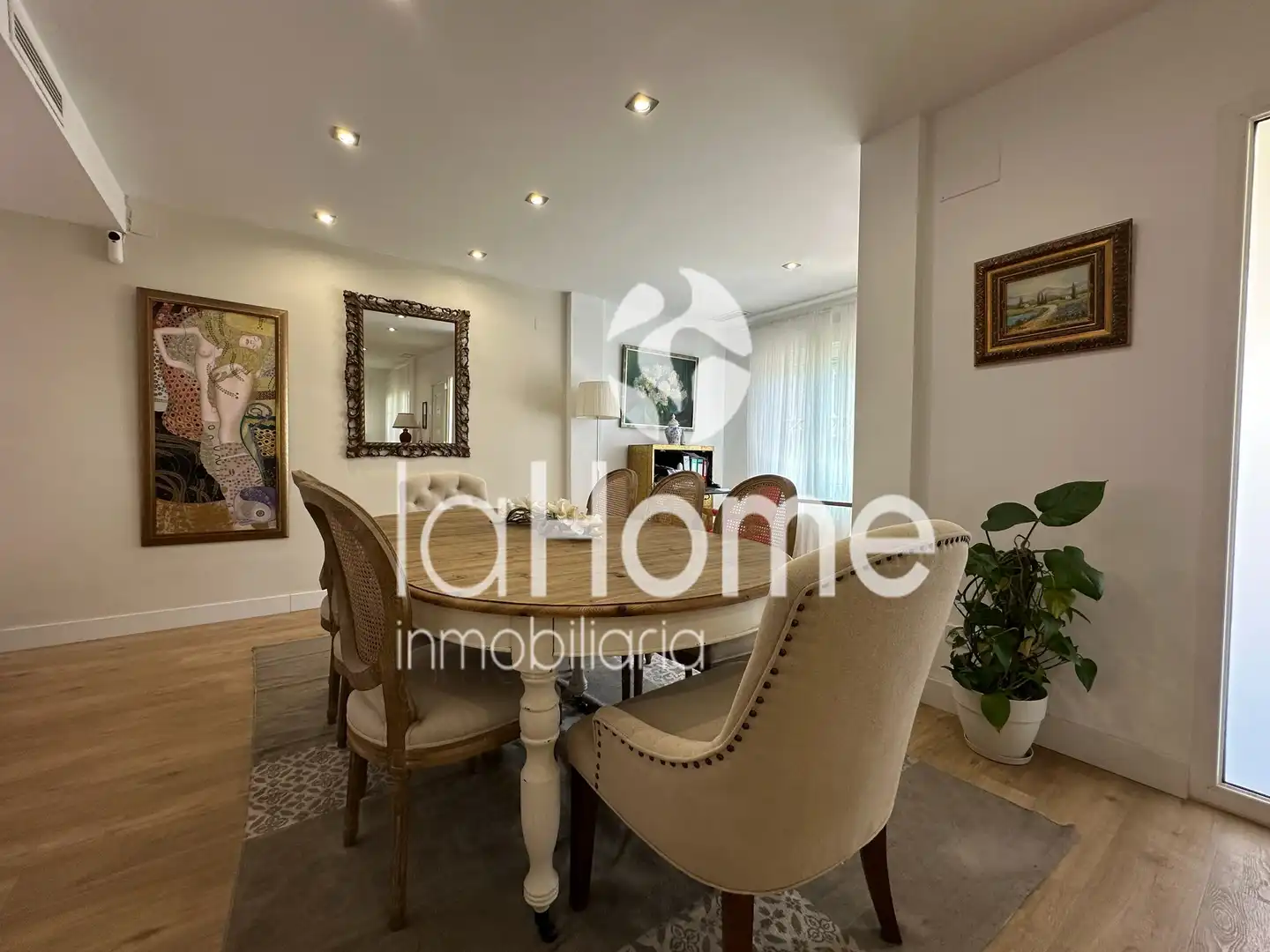 Comedor de Casa o chalet en venta en Paterna con Aire acondicionado, Calefacción y Jardín privado