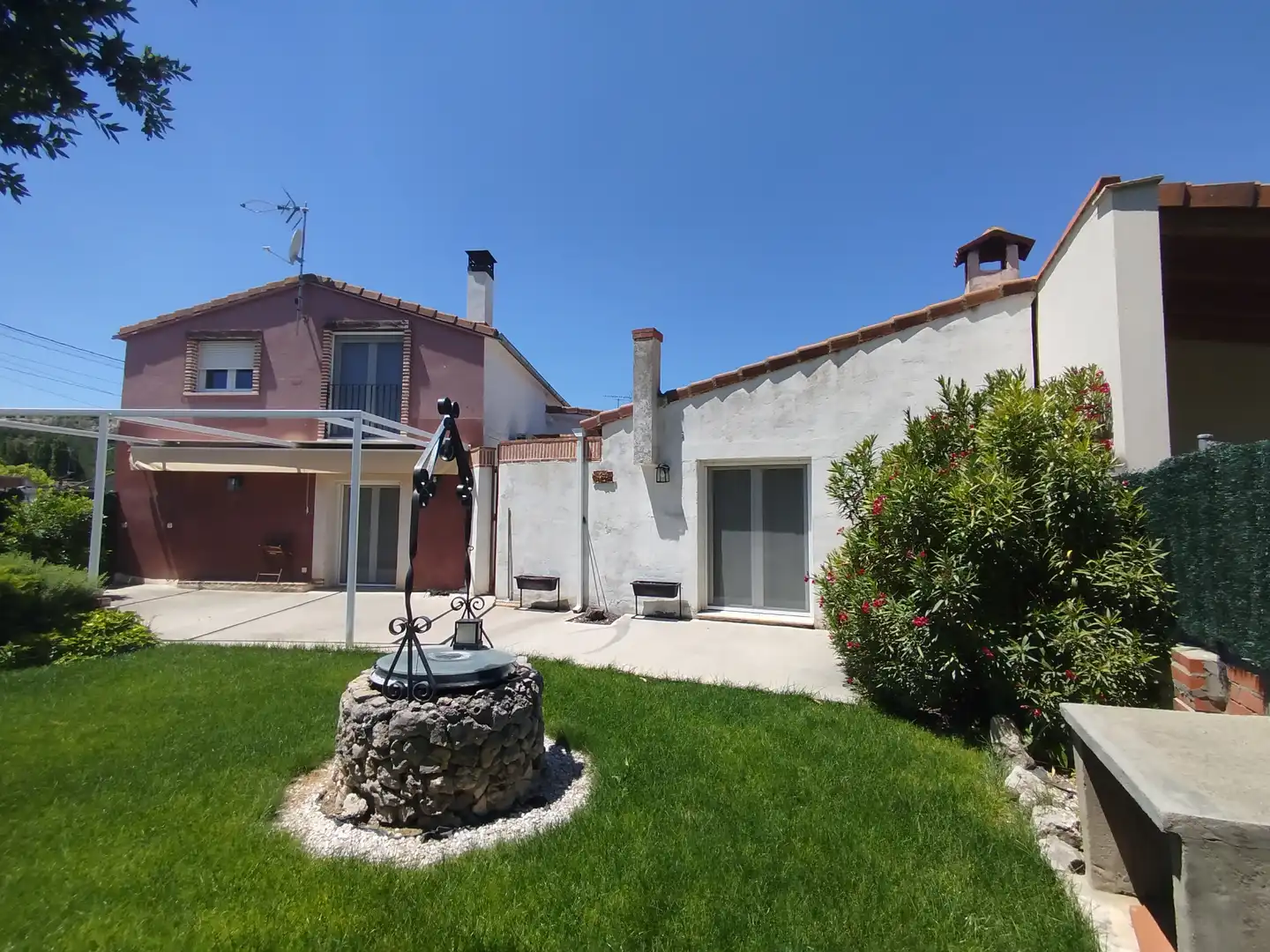 Vista exterior de Casa o chalet en venta en Cogeces de Íscar con Calefacción, Jardín privado y Terraza