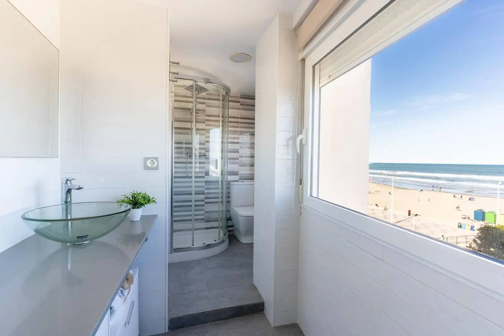 Baño de Piso en venta en Cullera con Balcón