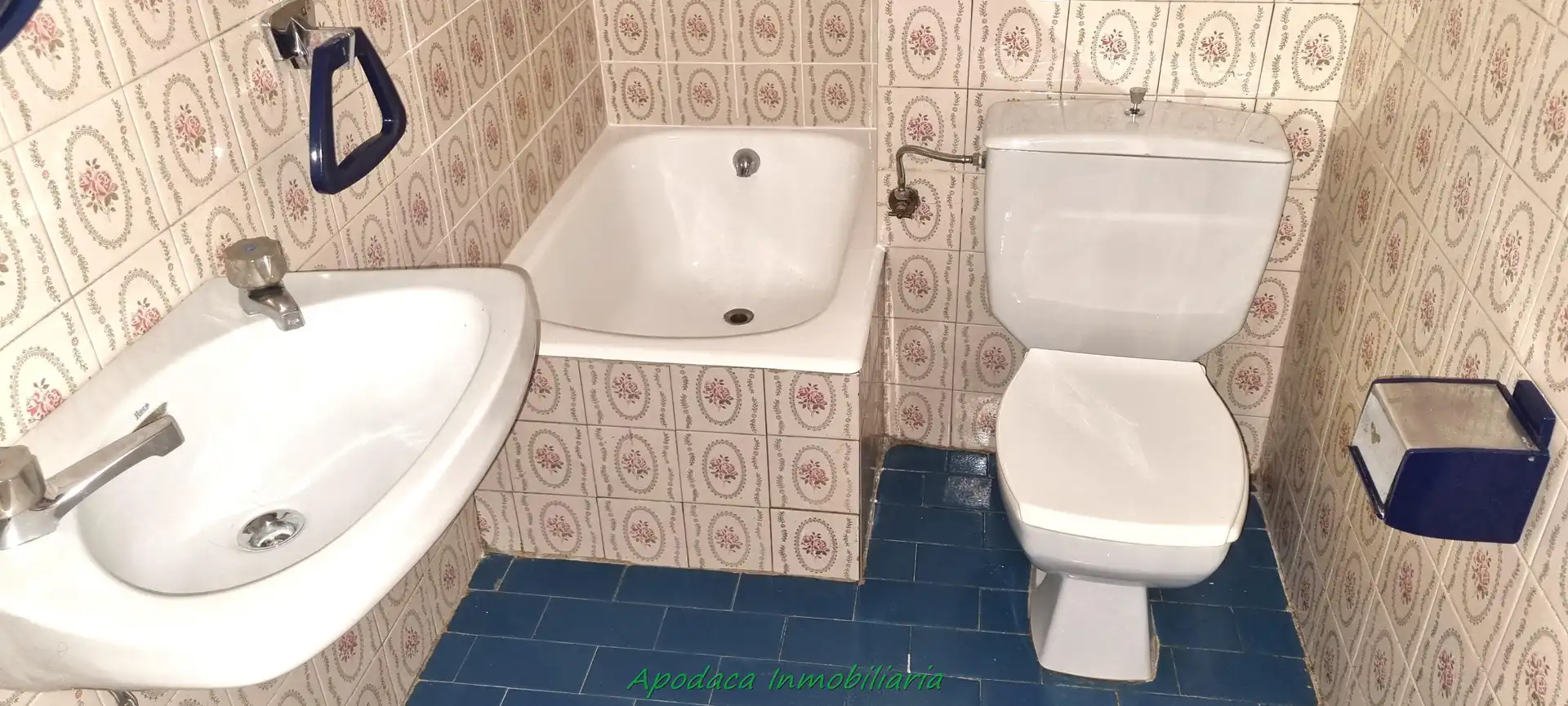 Bathroom of Flat for rent in Bilbao   with Heating, Terrace and Furnished