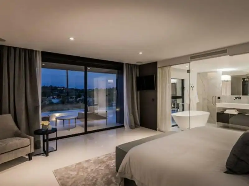 Dormitori de Casa o xalet de lloguer en Marbella amb Aire condicionat, Calefacció i Jardí privat