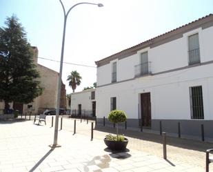 Vista exterior de Casa o xalet en venda en Retamal de Llerena amb Calefacció