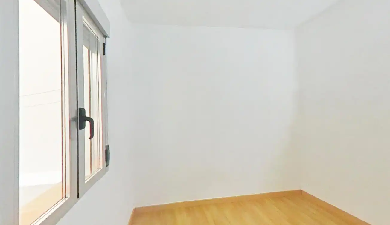 Habitación de Piso en venta en Madrid con Calefacción