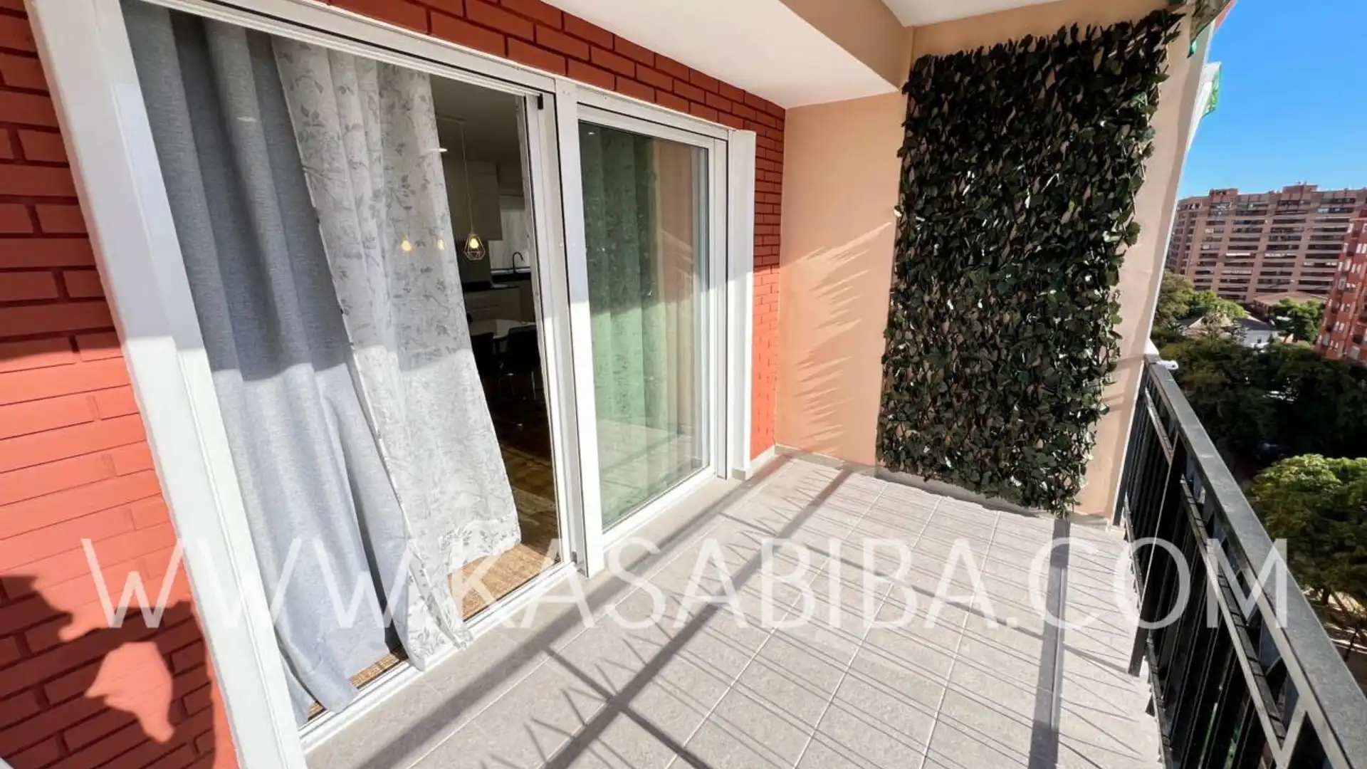 Terraza de Piso de alquiler en  Valencia Capital con Aire acondicionado, Amueblado y Balcón