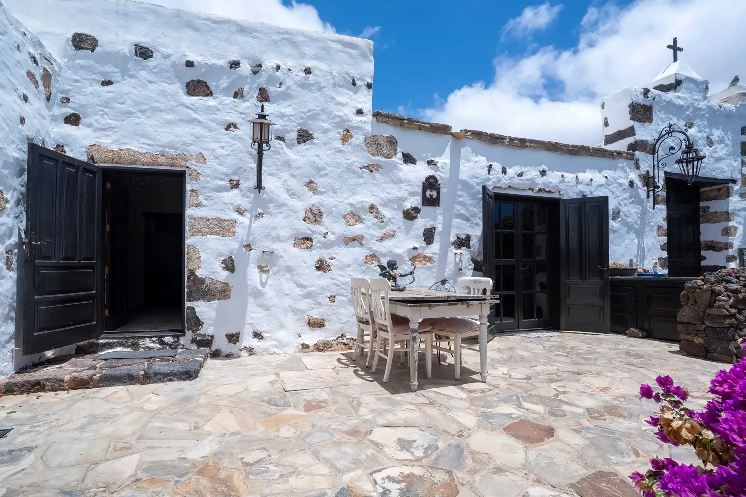 Vista exterior de Casa o chalet en venta en Teguise con Jardín privado, Terraza y Piscina
