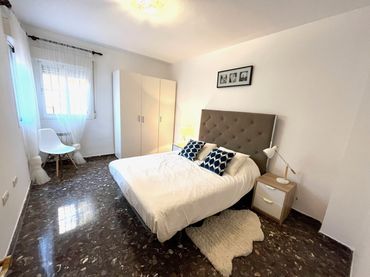 Piso con ascensor en venta en Avenida Mariana Pineda 6